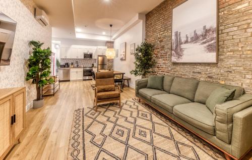 Vieux-Quebec-Cap-Blanc-colline Parlementaire Apartment | Inviting Bohemian Vieux Quebec Two Bedroom for Families