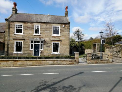 Robin Hood's Bay Bed & Breakfast | Discover North Ings: Top-Rated Stay with Restaurant Access