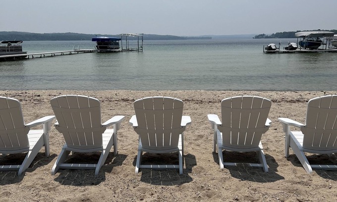 Leland Cottage | Discover North Lake Leelanau: Beachfront Cottage Retreat