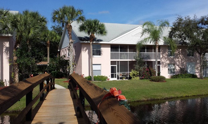 Palm River Estates Condo | Idyllic North Naples Condo: Pool, Oceanfront & Spa Retreat