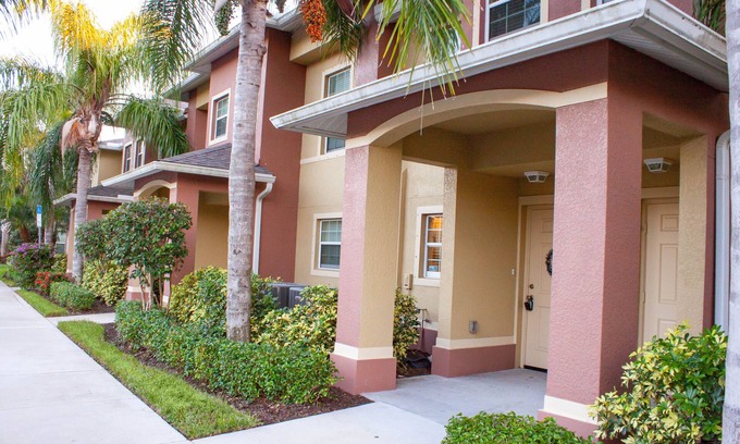 Naples House | Charming North Naples Townhouse with Oceanfront Views