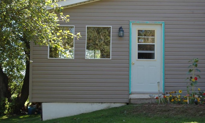 North Rustico Hotel | Cozy North Rustico Bed and Breakfast with Pool & Kitchen
