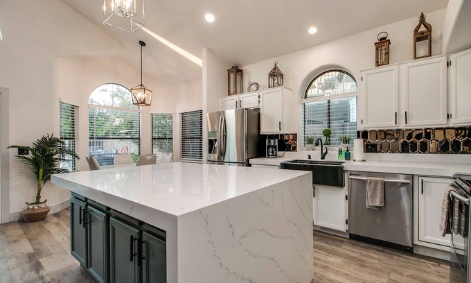 Desert Shires House | Renovated 4 Bedroom Retreat with Pool - Rated 9/10 by Guests