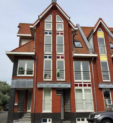 Middelkerke House | Pet-Friendly North Sea Cottage with Ocean Views in Middelkerke