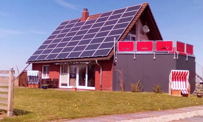 Neuharlingersiel Apartment | North Sea Oasis: Non-Smoking Apartment with Sauna & Spa