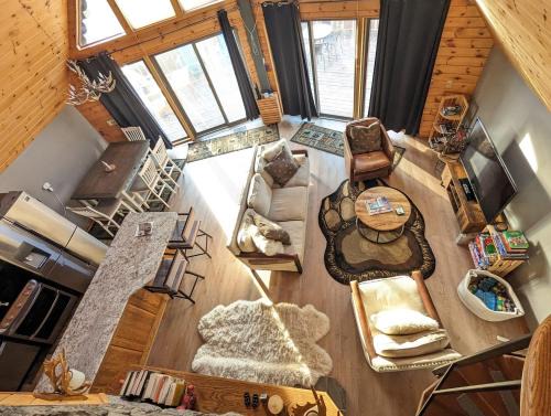 Tofte House | Lakeview Wildlife Chalet: Relax with Sauna & Firepit