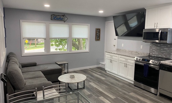 Clear Lake Apartment | North Shore Loft: Unmatched Views and Top Guest Rating!