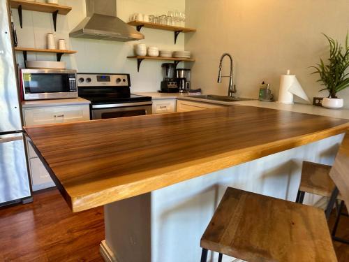 Kuau Apartment | Oceanfront Retreat: 2bd-2bath on North Shore of Maui