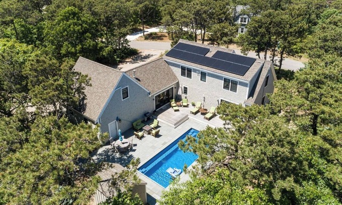 North Truro House | North Truro Retreat: Pet-Friendly Stay with Heated Pool