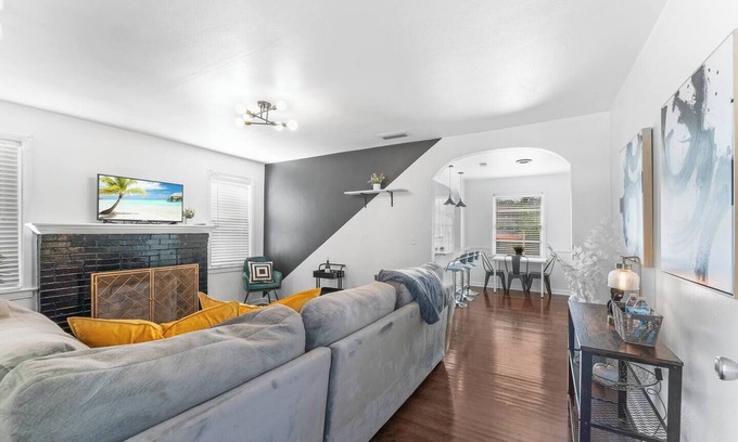 Southside House | Cozy Retreat in the Heart of San Marco - 9.6/10 Rated!