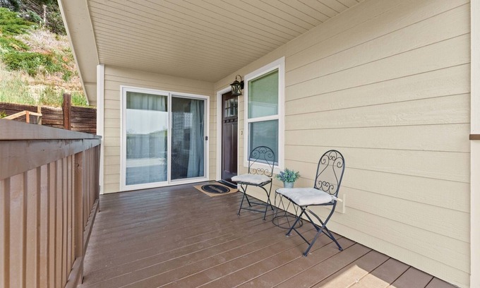 North End Condo | Relax & Unwind at Northend Hillside Retreat – Rated 9/10