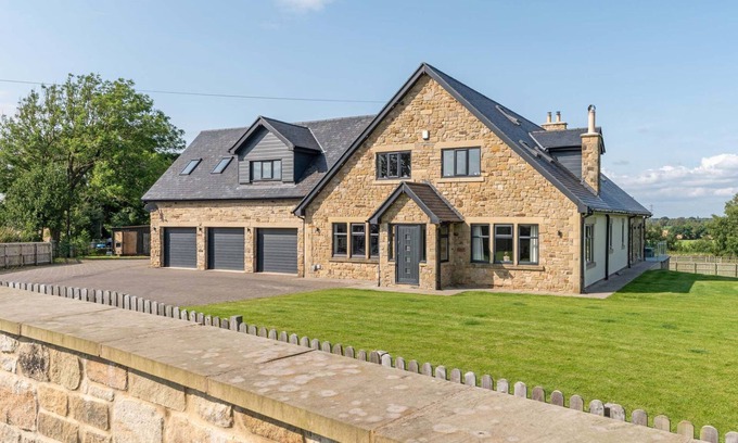 Crawcrook House | Northern Hideaways Oakfield Lodge