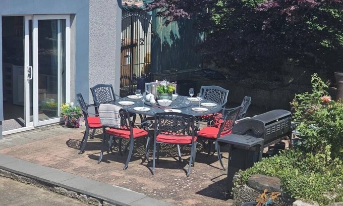 Magherafelt House | Inviting 4-Bedroom House in Magherafelt - Rated 10/10!