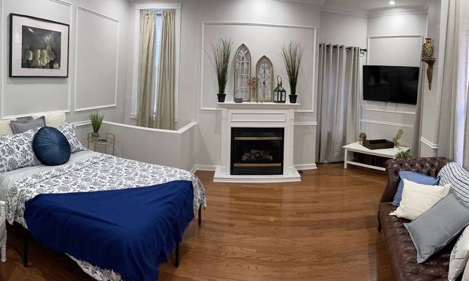 Northern Liberties Apartment | Top-Rated Northern Liberties Bi-Level Apartment with Kitchen