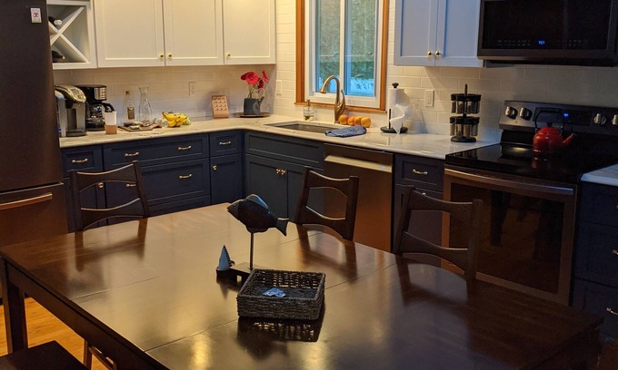 Presque Isle Cabin | Top-Rated Northern Michigan Hideaway with Breakfast & Kitchen