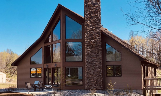 Lakewood Cottage | Idyllic Northern Retreat on Chain Lake with Family Amenities