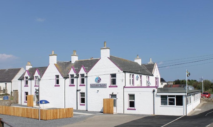 Hunspow Hotel | Oceanfront Comfort at Northern Sands Hotel - Rated 8.9/10