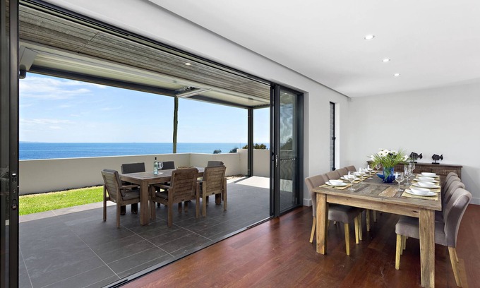 Woolgoolga House | Northern Vista - Breathtaking Ocean Views & Pet Friendly