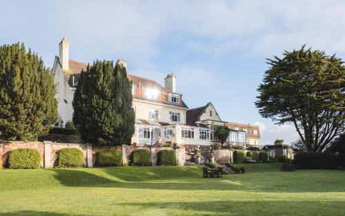 Minehead Hotel | Cozy Northfield Hotel: Pet-Friendly with Pool & Hot Tub