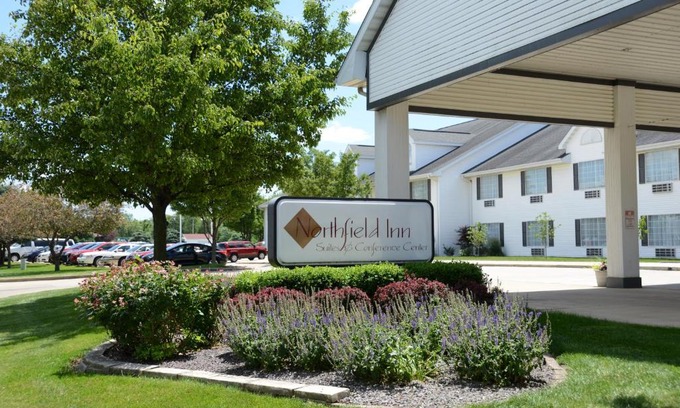 Springfield Hotel | Top-Rated Northfield Inn Suites with Pool Access