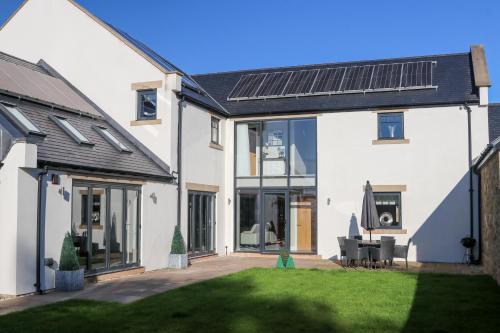 Woodhorn House | Indulge in Northumberland's Finest Stays at The Chivits