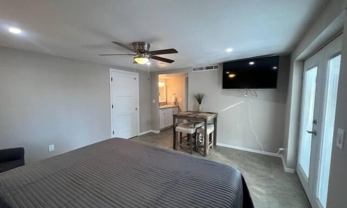 Tucson House | Cozy Northwest Jr Suite #4 with Kitchen and Laundry Access