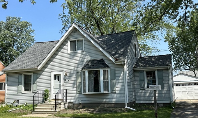 North Buffalo House | Inviting Northwood Estates: Family-Friendly with Breakfast