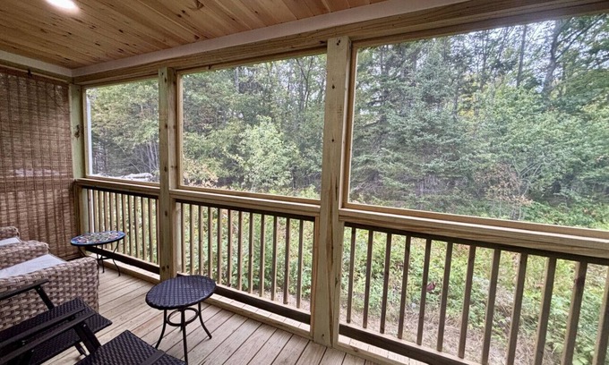 Bar Harbor Cabin | Delightful Acadia Cottages #9: Oceanfront & Family-Friendly