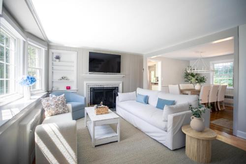 Norwalk House | Family-Friendly Norwalk Retreat with Pet Welcomes