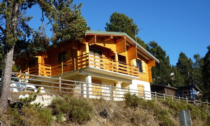 Pyrenees 2000 Ski Chalet | Cozy Norwegian Log Chalet Near Slopes - Rated 9.8/10