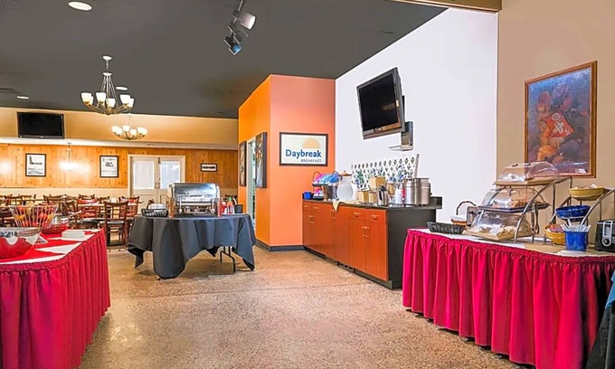 La Crosse Hotel | Norwood Inn and Suites Lacrosse - Standard 1 King Bed Non Smoking