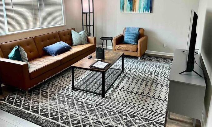Norwood Apartment | Convenient Norwood/Uptown Apt #1 with Kitchen & Pet Friendly