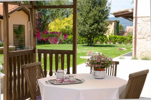Ronciglione Bed & Breakfast | Elegant Nostra Signora Del Lago: Guest Rated 9/10 with Pool