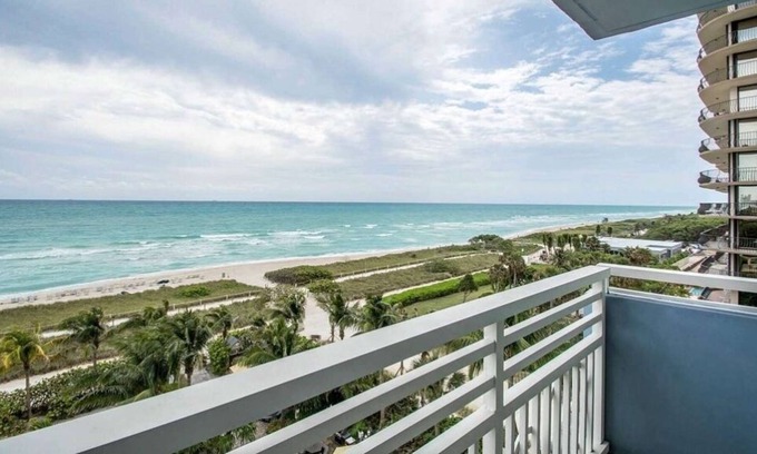 Surfside Resort | Guest Rated 10/10: Family-Friendly Retreat with Pool