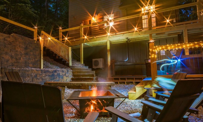 Almond Cabin | Beautiful Resort Cabin Near Bryson City with Hot Tub & Spa