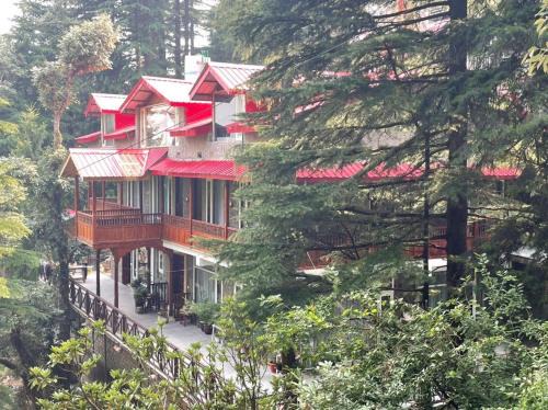 Dalhousie House | Budget-Friendly Cedar House - Pet and Child Friendly Stays
