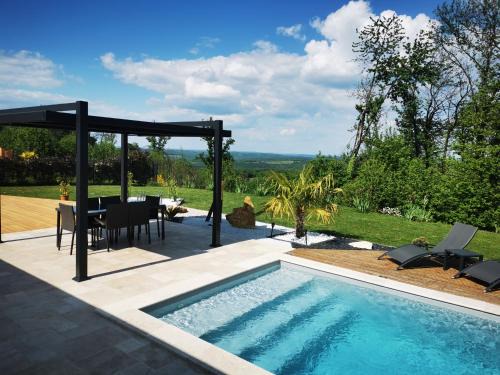 Marcillac-Saint-Quentin Bed & Breakfast | Experience Relaxation at Notre Bastide with Pool and Spa
