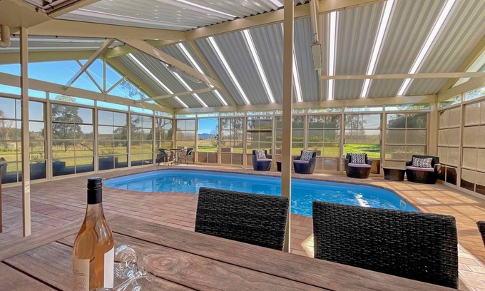 Branxton House | Cozy Nottage Cottage - Explore the Best Vineyards Nearby