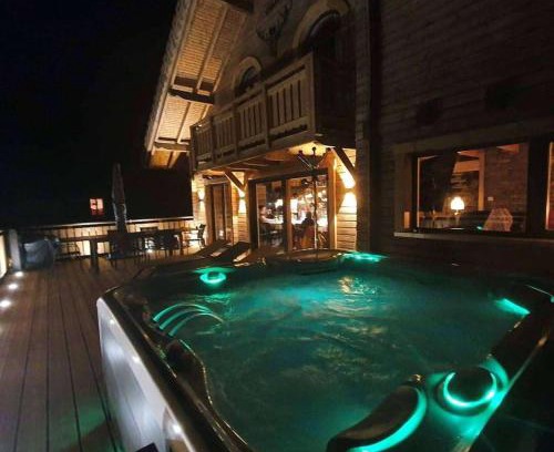 Xonrupt-Longemer Ski Chalet | Inviting Nouveau Chalet M with Sauna, Hot Tub & Pool