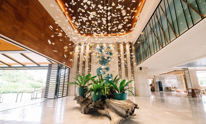 Mahinog Hotel | Discover Nouveau Resort: Family-Friendly with Spa & Pool