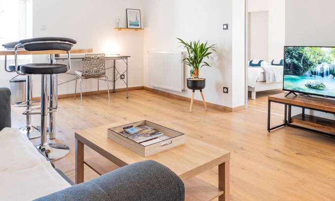 Feytiat Apartment | Private Apartment Near Downtown with Breakfast & Family Amenities