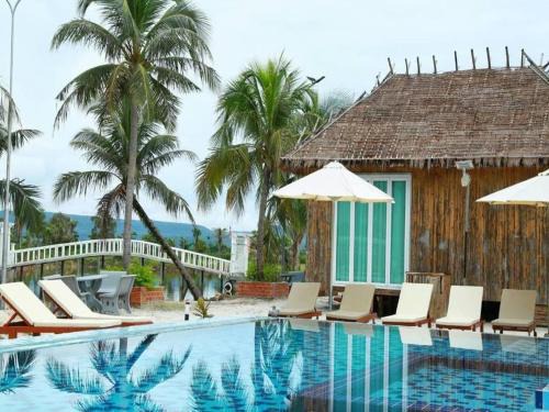 Khemarak Phoumin Hotel | Experience Nov Koh Kong Resort: Oceanfront Bliss with Pool