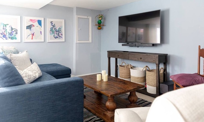 Annandale Apartment | NOVA HOME AWAY FROM HOME | STONE'S THROW FROM DC
