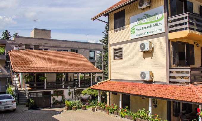Nova Petropolis Hotel | Pet-Friendly Nova Pousada Mikas with Pool & Breakfast Included