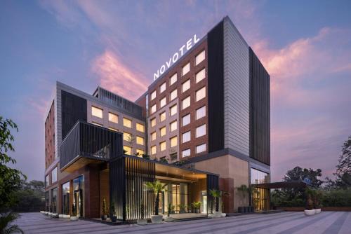 Industrial Area Phase I Hotel | Elegant Novotel Chandigarh Tribune Chowk with Family Amenities