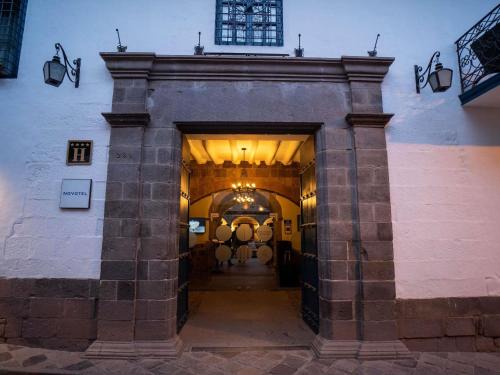 Cusco Historic Center Hotel | Discover Novotel Cusco: 4-Star Comfort with Hot Tub & Breakfast