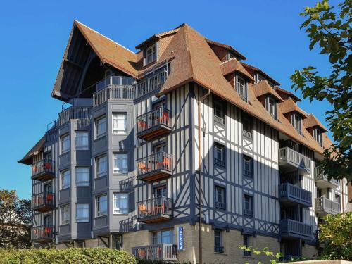 Deauville City Centre Hotel | Oceanfront Relaxation at Novotel Deauville Plage Hotel
