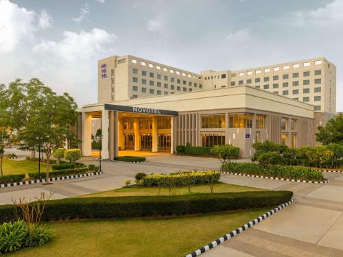 Tonk Road Hotel | Elegant Novotel Jaipur Convention Centre: 5-Star Comfort