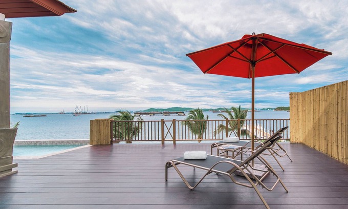 Tha Thaewawong Hotel | Relaxing Retreat at Novotel Koh Si Chang - Family-Friendly Stay