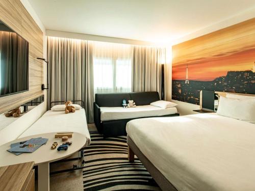 Quartier du Petit-Montrouge Hotel | Comfortable Stay at Novotel Paris 14 Porte d'Orléans